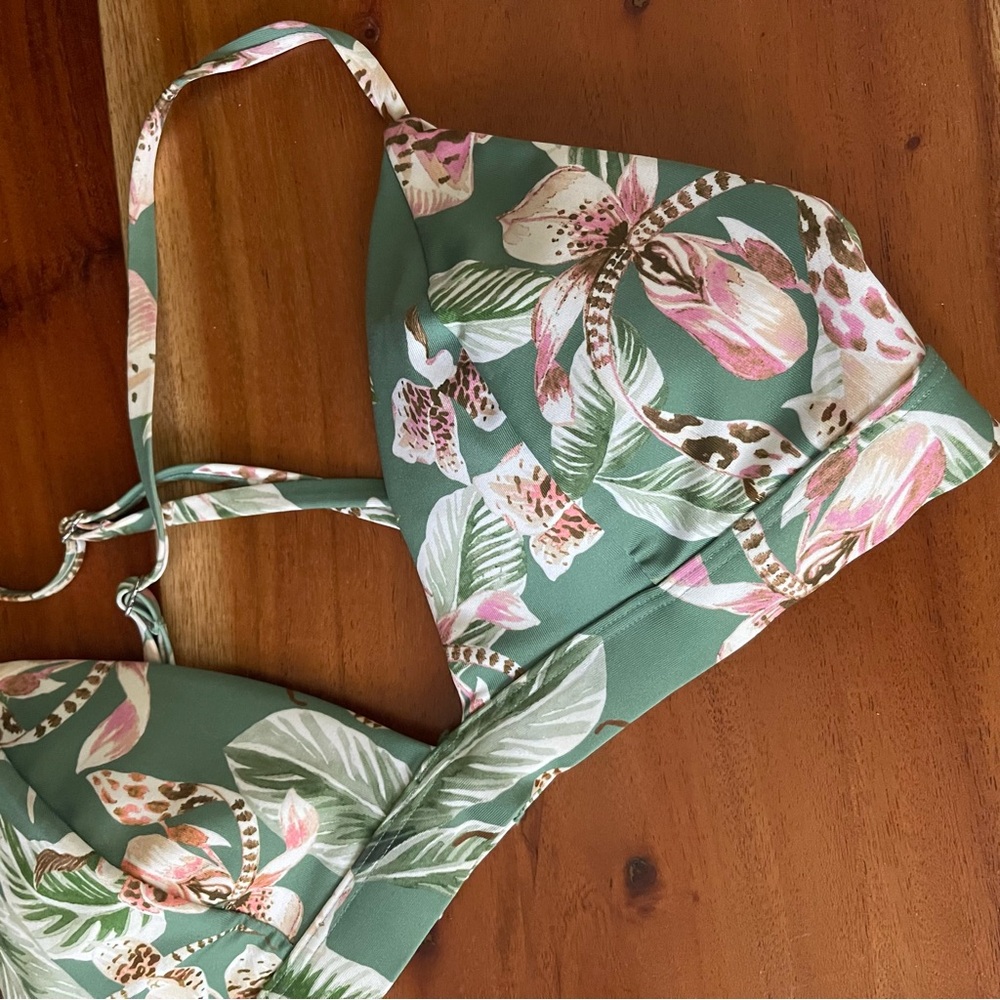 H&M green tropical print triangle bikini top - Picture 10 of 11
